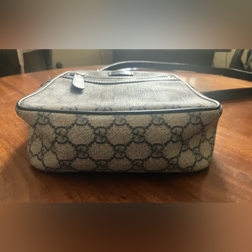 Authentic Gucci Supreme Dark Navy Crossbody bag - Picture 6 of 15